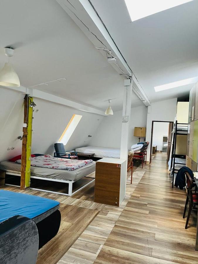 Zen Hostel Cluj-Napoca Esterno foto