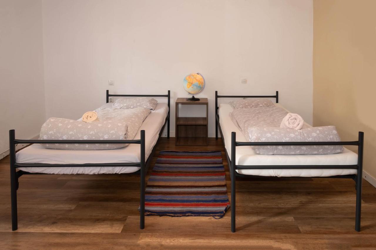 Zen Hostel Cluj-Napoca Esterno foto